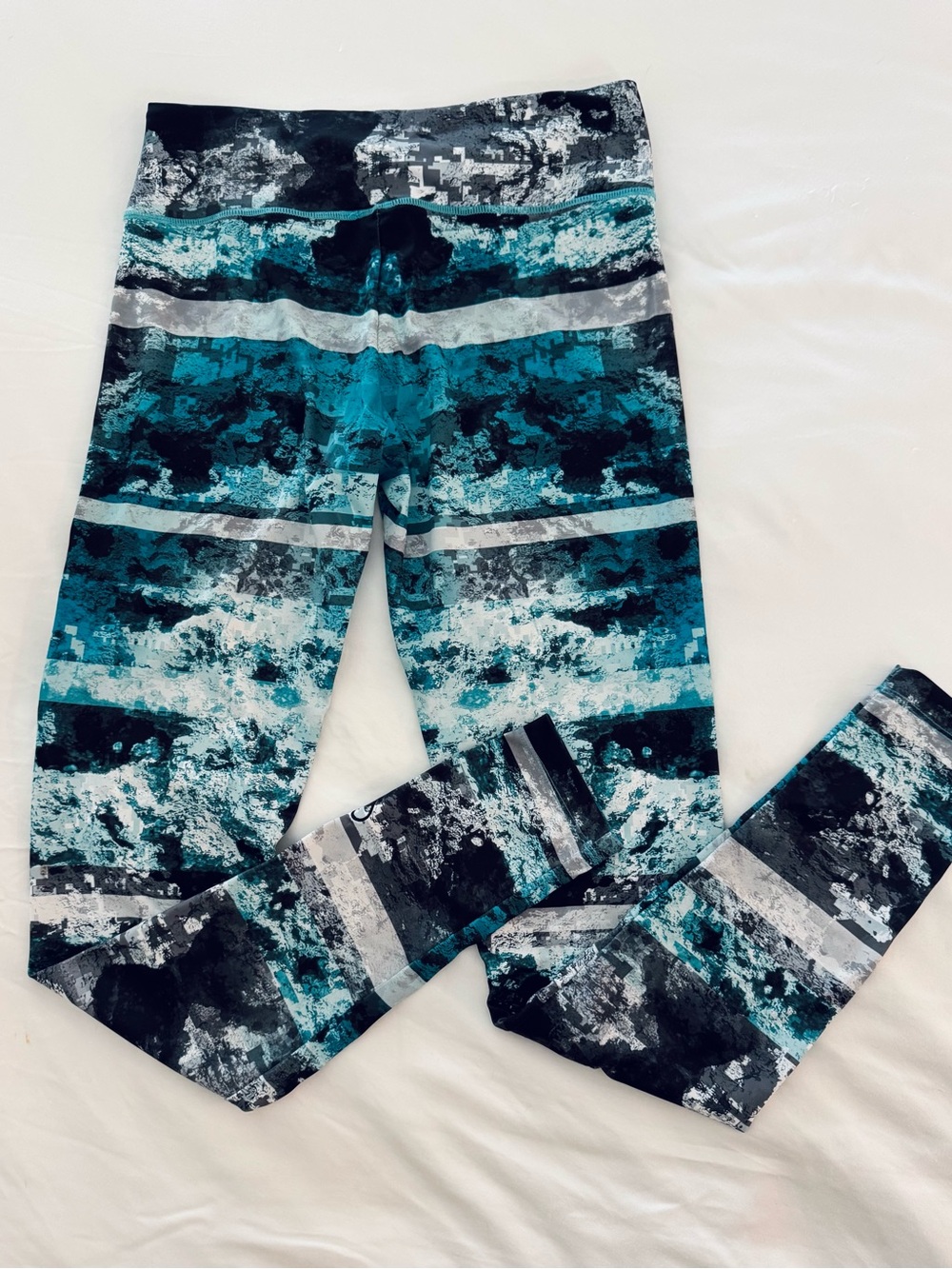 Pelagic Women’s Performance Fishing Leggings